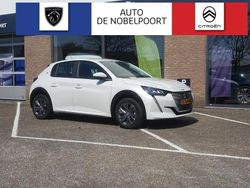 Wit Gebruikt 2021 Peugeot e-208 Active Hatchback | € 22.595 (Duur)