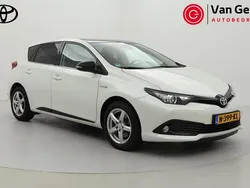 Wit Gebruikt 2018 Toyota Auris Hybrid Hatchback | € 16.999 (Goede deal)