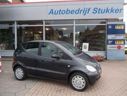Zwart (metallic) Gebruikt 2001 Mercedes A160 Classic MPV | € 2.900 (Eerlijke prijs)