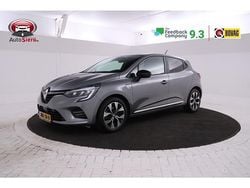 Grijs Gebruikt 2023 Renault Clio V Evolution Hatchback | € 15.995 (Eerlijke prijs)
