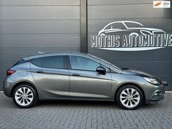 Grijs Gebruikt 2018 Opel Astra Business Hatchback | € 12.950 (Eerlijke prijs)