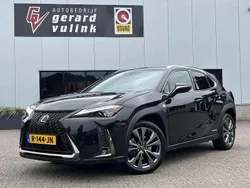 Zwart Gebruikt 2020 Lexus UX 250h Sport Line SUV | € 30.880 (Eerlijke prijs)