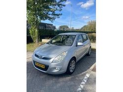 Grijs Gebruikt 2010 Hyundai i20 Hatchback | € 1.799 (Super prijs)
