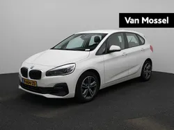 Wit Gebruikt 2020 BMW 218 Executive Stationwagen | € 22.900 (Eerlijke prijs)