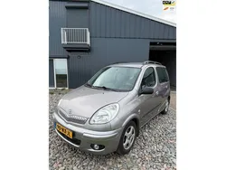 Grijs Gebruikt 2004 Toyota Yaris Verso Sol MPV | € 4.150 (Eerlijke prijs)
