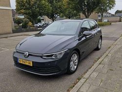 Grijs Gebruikt 2021 VW Golf VIII Life Stationwagen | € 15.775 (Goede deal)