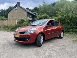 Rood Gebruikt 2006 Renault Clio II Hatchback | € 1.400 (Eerlijke prijs)