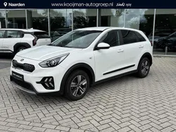 Clear white (ud) Gebruikt 2021 Kia Niro Comfort SUV | € 22.900 (Eerlijke prijs)