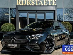 Zwart Gebruikt 2023 Mercedes A200 AMG Hatchback | € 39.900