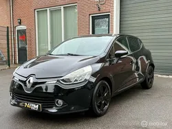 Zwart Gebruikt 2014 Renault Clio IV Dynamique Hatchback | € 6.490 (Eerlijke prijs)