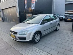 Grijs Gebruikt 2006 Ford Focus Hatchback | € 1.999 (Eerlijke prijs)