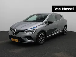 Grijs Gebruikt 2023 Renault Clio V Techno Hatchback | € 18.935 (Eerlijke prijs)