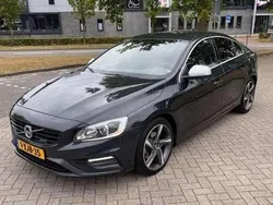 Grijs Gebruikt 2014 Volvo S60 R-Design Sedan | € 9.950 (Eerlijke prijs)