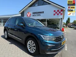Blauw Gebruikt 2023 VW Tiguan Life SUV | € 36.950 (Eerlijke prijs)