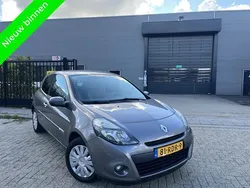Grijs Gebruikt 2011 Renault Clio II Hatchback | € 2.199 (Eerlijke prijs)