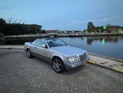 Grijs Gebruikt 1996 Mercedes E200 Cabriolet | € 16.995
