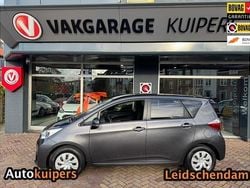 Grijs Gebruikt 2014 Toyota Verso-S MPV | € 10.950 (Eerlijke prijs)