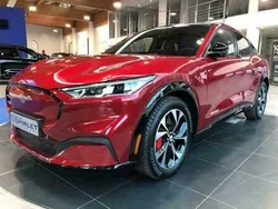 Rood Gebruikt 2021 Ford Mustang Mach-E Extended Range SUV | € 66.990