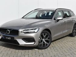 Grijs Gebruikt 2022 Volvo V60 Core Stationwagen | € 38.950 (Eerlijke prijs)
