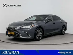Grijs Gebruikt 2023 Lexus ES300 Business Edition Sedan | € 48.950 (Eerlijke prijs)