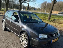 Zwart Gebruikt 2003 VW Golf IV Hatchback | € 999 (Eerlijke prijs)