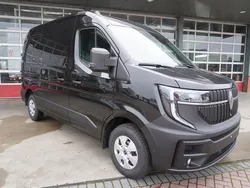 Zwart Nieuw 2024 Renault Master Van | € 38.850 (Eerlijke prijs)