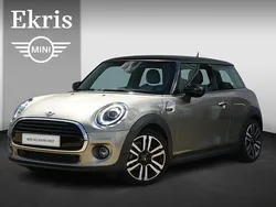 Grijs, metallic lak Gebruikt 2019 Mini Cooper Hatchback | € 19.950 (Eerlijke prijs)