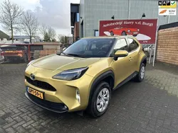 Geel, metallic lak Gebruikt 2023 Toyota Yaris Cross Comfort SUV | € 26.950 (Goede deal)
