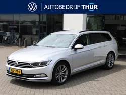 Zilver, metallic lak Gebruikt 2015 VW Passat Comfortline Stationwagen | € 17.950 (Iets duurder)
