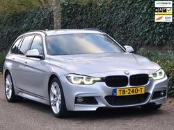 Grijs Gebruikt 2018 BMW 318 Executive Stationwagen | € 18.750 (Eerlijke prijs)