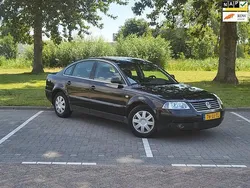 Zwart Gebruikt 2002 VW Passat Comfortline Sedan | € 1.750 (Eerlijke prijs)