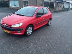 Rood Gebruikt 2000 Peugeot 206 Hatchback | € 995 (Eerlijke prijs)