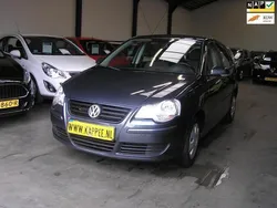 Blauw Gebruikt 2006 VW Polo Hatchback | € 2.650 (Eerlijke prijs)