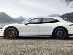 Wit Gebruikt 2022 Porsche Taycan 4S Cross Turismo Sedan | € 74.900 (Eerlijke prijs)