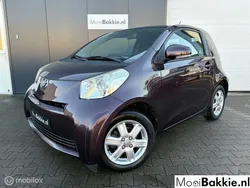 Paars Gebruikt 2010 Toyota iQ Comfort Hatchback | € 3.250 (Goede deal)