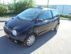 Zwart Gebruikt 2004 Renault Twingo Hatchback | € 950 (Eerlijke prijs)
