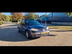 Blauw Gebruikt 2005 Renault Mégane II Hatchback | € 650 (Eerlijke prijs)