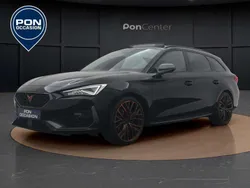 Zwart, metallic lak Gebruikt 2022 Cupra Leon VZ Stationwagen | € 27.450 (Eerlijke prijs)