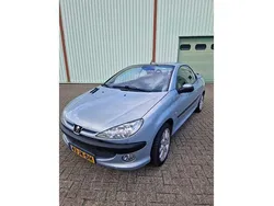 Grijs Gebruikt 2002 Peugeot 206 CC Cabriolet | € 1.250 (Eerlijke prijs)