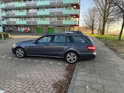 Grijs Gebruikt 2011 Mercedes E220 Stationwagen | € 6.000