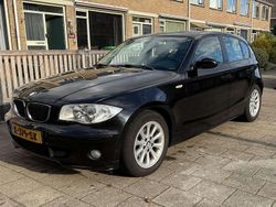 Zwart Gebruikt 2005 BMW 116 Hatchback | € 3.000 (Iets duurder)