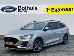 Grijs Gebruikt 2023 Ford Focus ST-Line Stationwagen | € 24.045 (Eerlijke prijs)