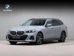 Grijs, metallic lak Nieuw 2025 BMW i5 M Sport Sedan | € 82.671 (Super prijs)
