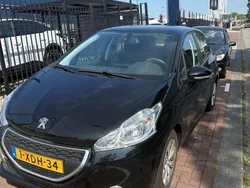 Zwart Gebruikt 2014 Peugeot 208 Style Hatchback | € 5.999 (Eerlijke prijs)