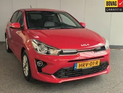 Rood Gebruikt 2022 Kia Rio 2 Hatchback | € 15.950 (Eerlijke prijs)