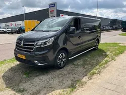 Zwart Gebruikt 2023 Renault Trafic Van | € 21.900 (Goede deal)