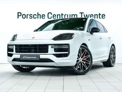 Wit, metallic lak Gebruikt 2024 Porsche Cayenne Turbo SUV | € 179.900
