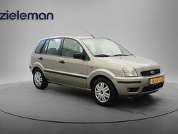 Grijs Gebruikt 2003 Ford Fusion Hatchback | € 1.645 (Eerlijke prijs)