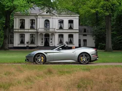 Grijs, metallic lak Gebruikt 2016 Ferrari California Cabriolet | € 134.500