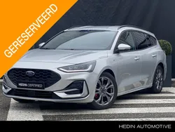 Grijs, metallic lak Gebruikt 2022 Ford Focus ST-Line Stationwagen | € 20.945 (Goede deal)